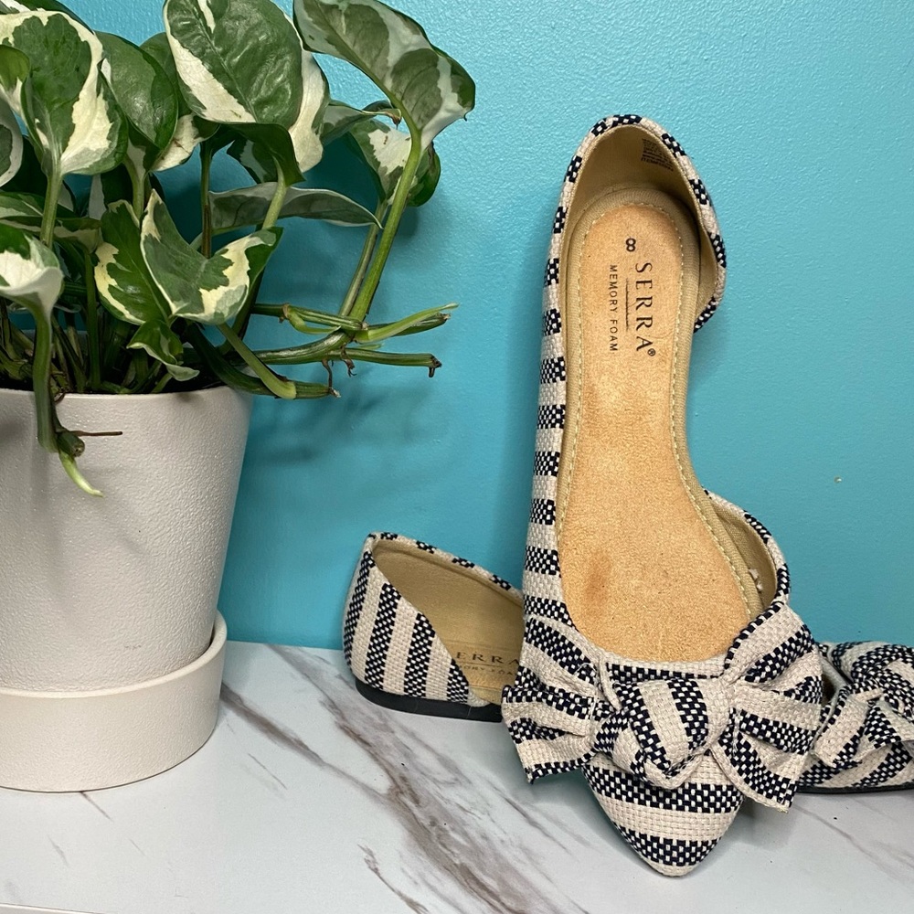 Serra Sz 8 Canvas navy and cream memory foam flats